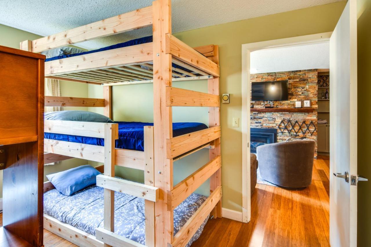 Ski-Inandout And Golf Condo With Aandc At Holiday Valley! Элликоттвилл Экстерьер фото